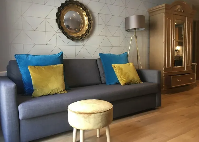 Blue River, Parking Subject To Availability * York